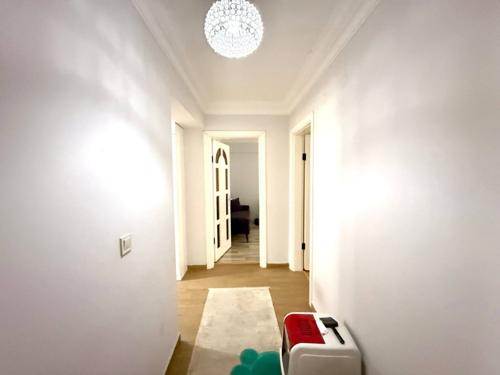 Balçova'da Prestijli Konumda Tadilatlı Satılık Geniş 3+1 Daire-6956f2c3e4.jpg