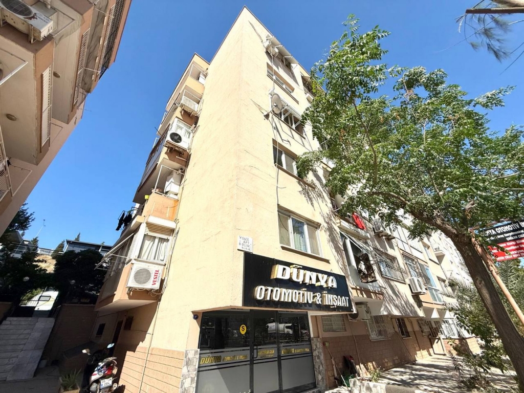 Bornova'da Osmangazi Yakını Satılık Geniş 3+1 Daire-0d577cfdb8.jpg