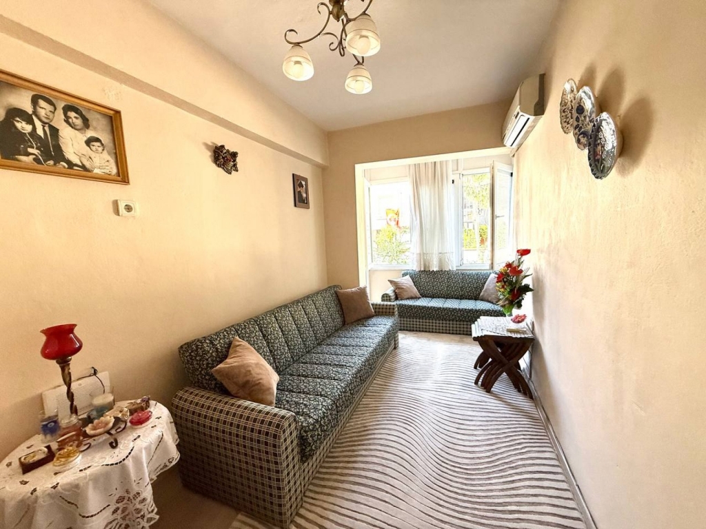 Bornova'da Osmangazi Yakını Satılık Geniş 3+1 Daire-40b35131a2.jpg