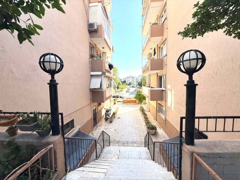 Bornova'da Osmangazi Yakını Satılık Geniş 3+1 Daire-4a15554bc6.jpg