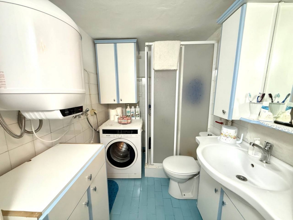 Bornova'da Osmangazi Yakını Satılık Geniş 3+1 Daire-7dbd523d24.jpg