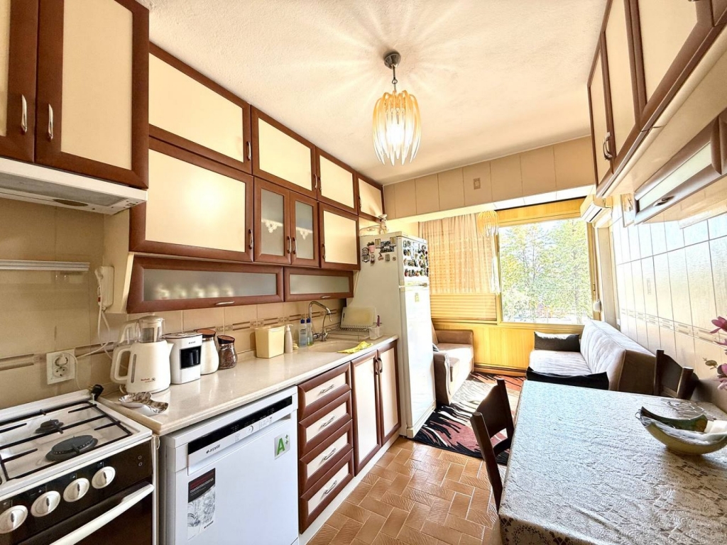 Bornova'da Osmangazi Yakını Satılık Geniş 3+1 Daire-a767cafd2f.jpg