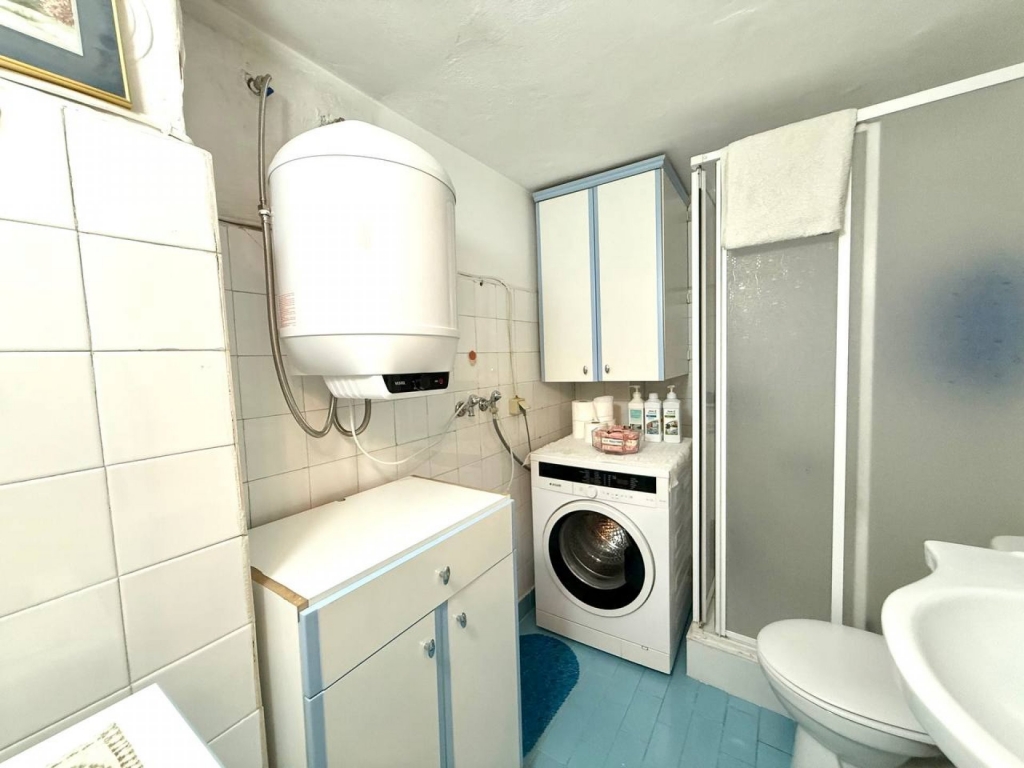 Bornova'da Osmangazi Yakını Satılık Geniş 3+1 Daire-adec68235b.jpg