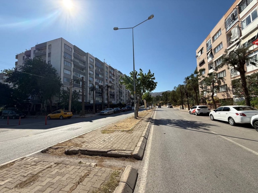 Bornova'da Osmangazi Yakını Satılık Geniş 3+1 Daire-b24bf32dbe.jpg