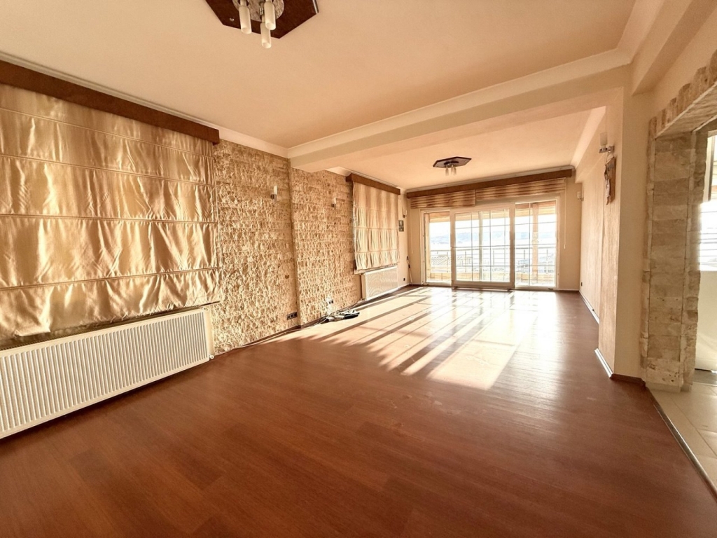 Aliağa'da Emsalsiz Panoramik Deniz Manzaralı Villa-65ed122d88.jpg