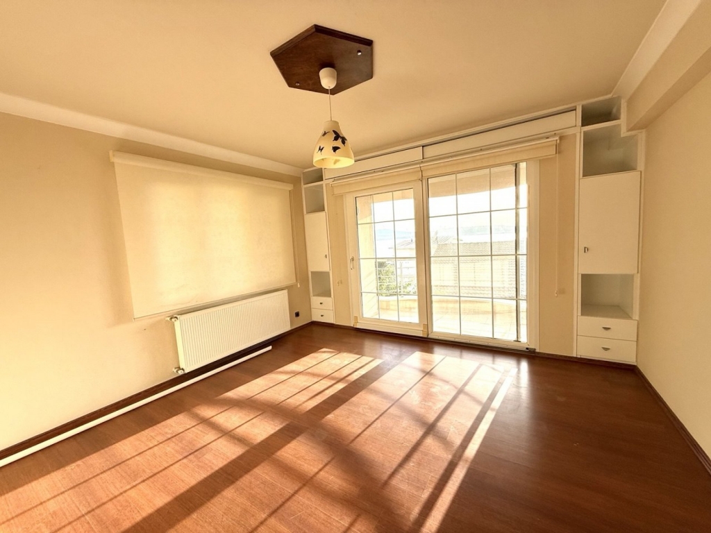 Aliağa'da Emsalsiz Panoramik Deniz Manzaralı Villa-9edf9ec04a.jpg