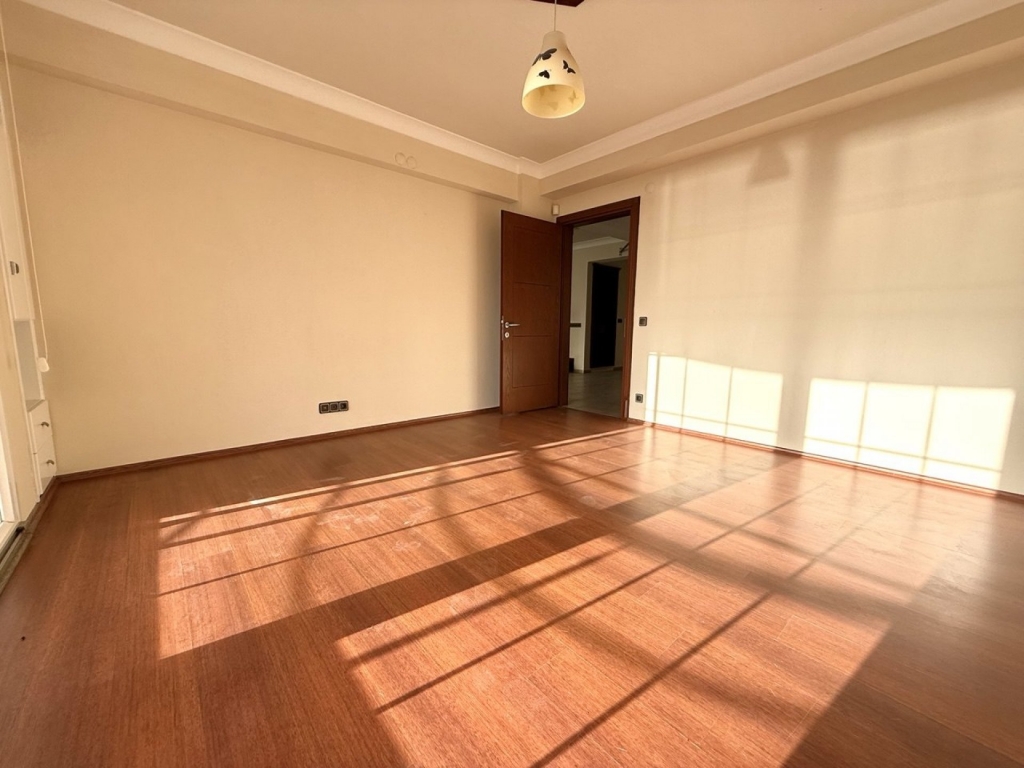 Aliağa'da Emsalsiz Panoramik Deniz Manzaralı Villa-9f010d5d41.jpg