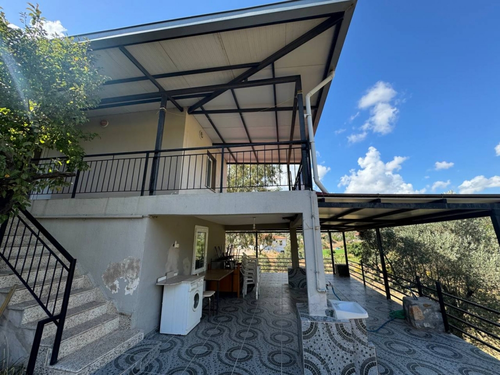 Seferihisar Orhanlı'da 12.5 Dönüm İçinde Satılık 6+1 Ev ve Tarla-d95f75765a.jpg