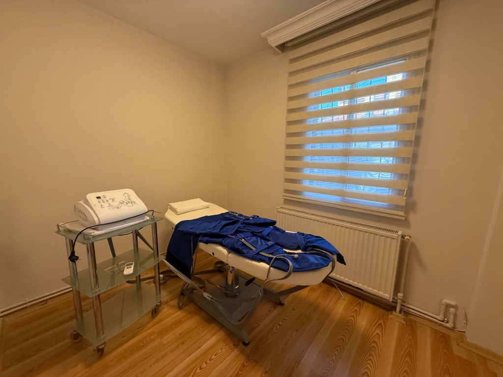 Güzelbahçe'de Prestijli Bölgede Devren Kiralık Güzellik Salonu-3b2654a282.jpg