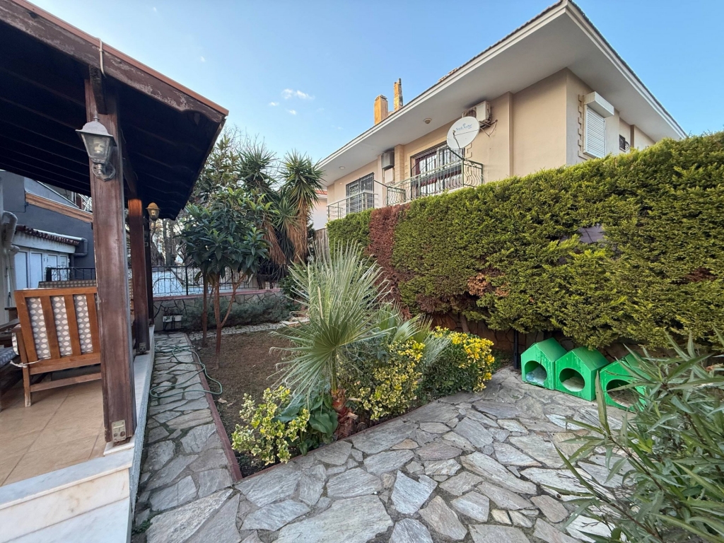 Güzelbahçe'de Prestijli Bölgede Devren Kiralık Güzellik Salonu-5c94bda978.jpg