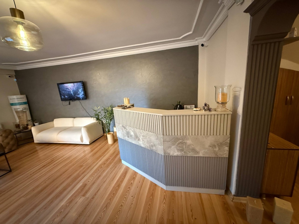 Güzelbahçe'de Prestijli Bölgede Devren Kiralık Güzellik Salonu-6e90b08cfd.jpg