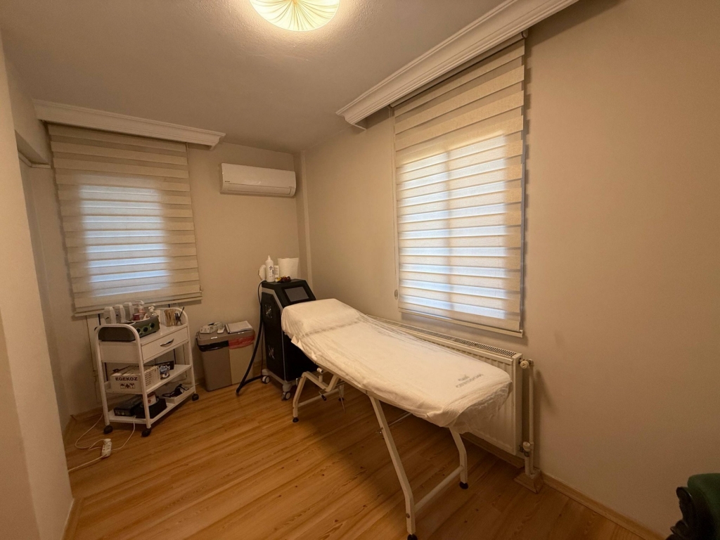 Güzelbahçe'de Prestijli Bölgede Devren Kiralık Güzellik Salonu-979f36b5f3.jpg