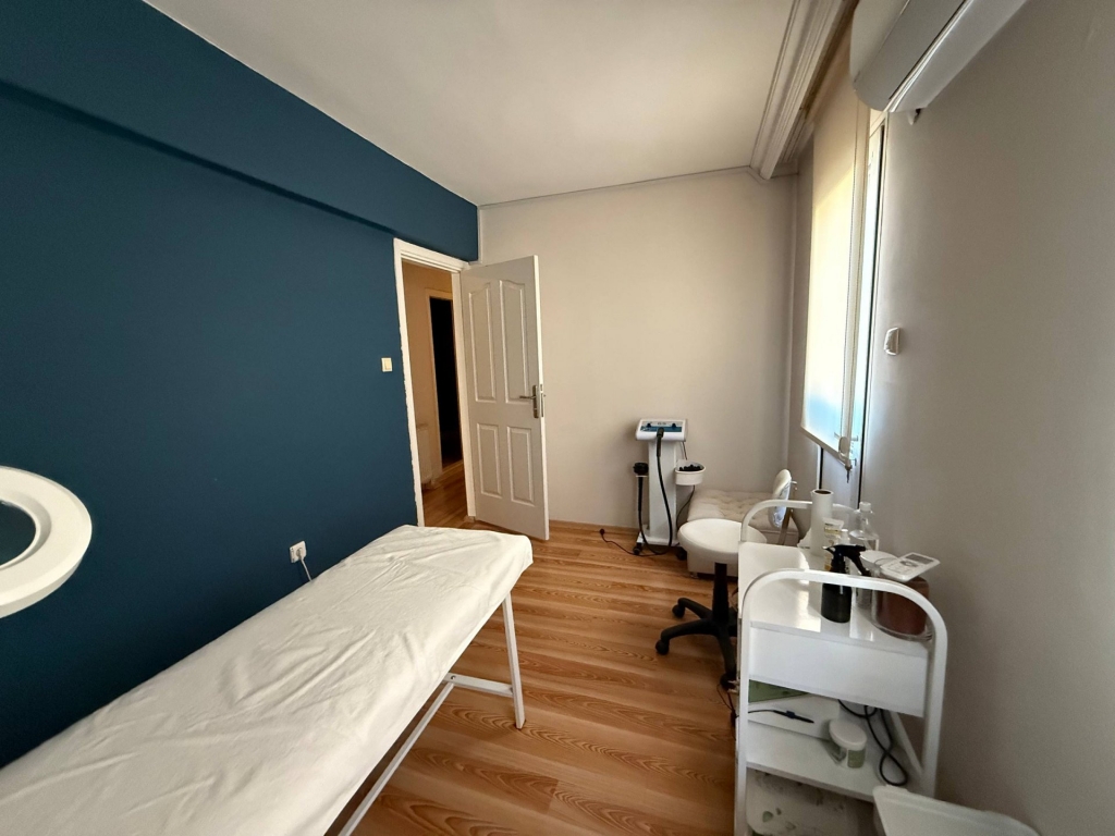 Güzelbahçe'de Prestijli Bölgede Devren Kiralık Güzellik Salonu-cce398f454.jpg