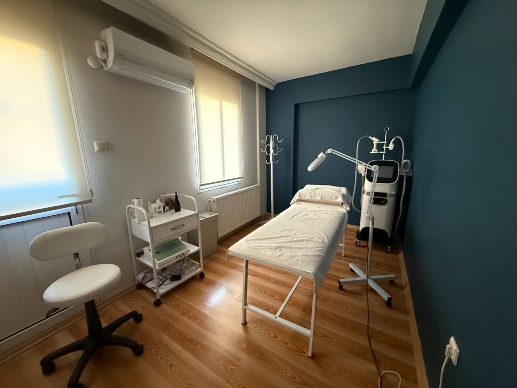 Güzelbahçe'de Prestijli Bölgede Devren Kiralık Güzellik Salonu-fc9ada3dd6.jpg