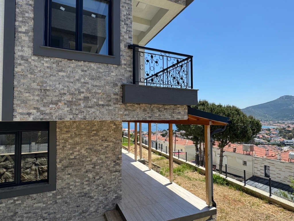 YENİ FOÇA BURUN UCUNDA  3+1 VİLLA-4026d0f034.jpg