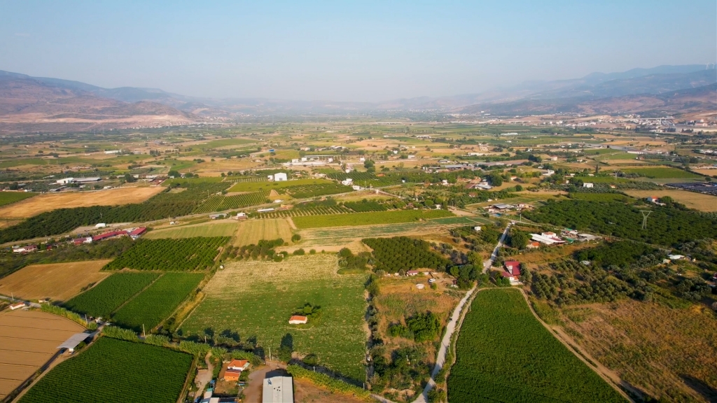 İZMİR MENEMEN DE SATILIK ARAZİ-DJI_0457_00_00_08_05_Still013.jpg