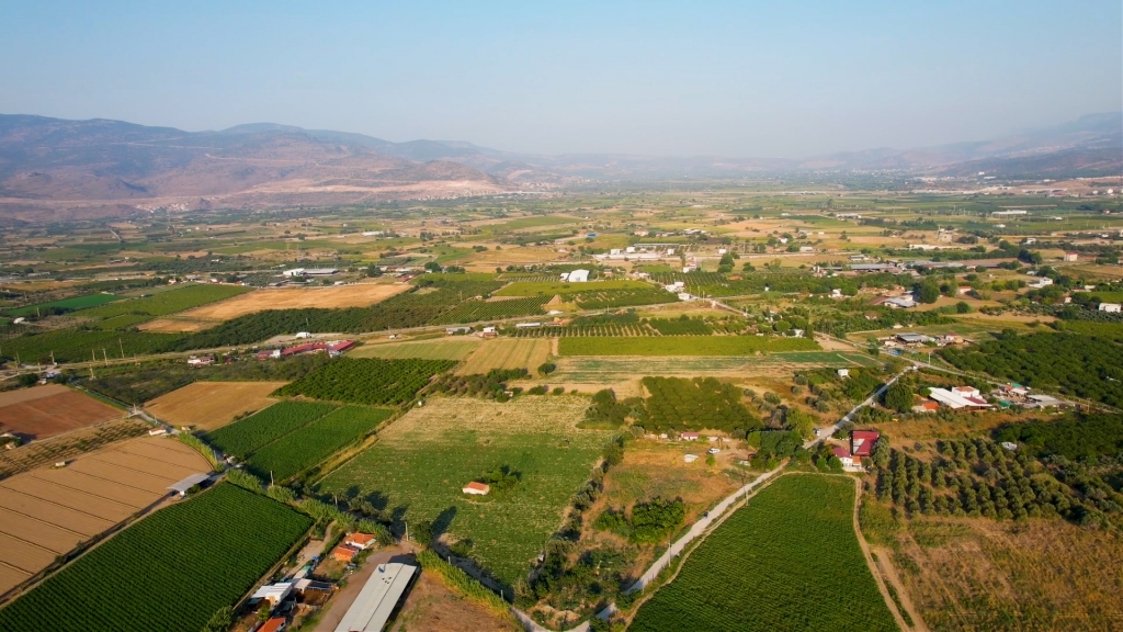 İZMİR MENEMEN DE SATILIK ARAZİ-DJI_0457_00_00_10_06_Still002.jpg