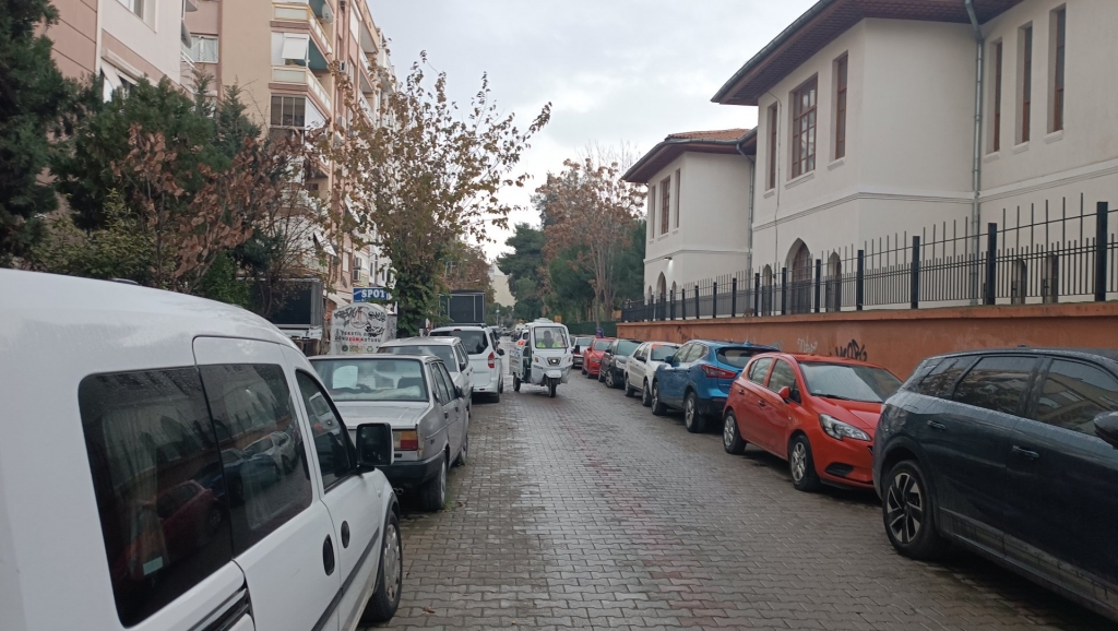 Bahçelievler Mah.Karşıyaka Lisesi Yanında Kiralık İşyeri-c48b1f75f7.jpg