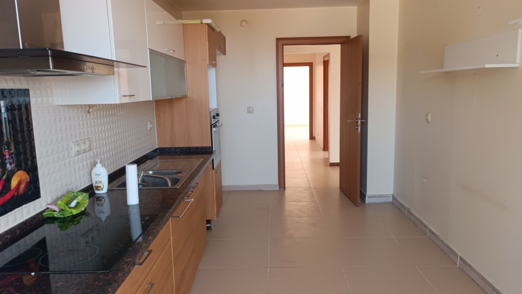 Körfez Mahallesinde Deniz Ve Havuz Manzaralı Satılık 3+1 Daire-28dc1d1070.jpg