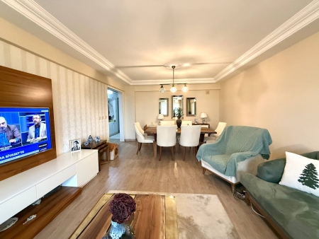 Balçova'da Prestijli Konumda Tadilatlı Satılık Geniş 3+1 Daire-thumb-2377a844a9.jpg