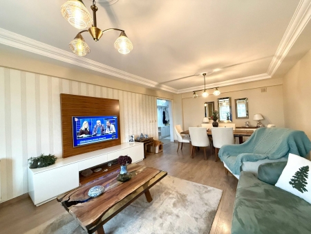 Balçova'da Prestijli Konumda Tadilatlı Satılık Geniş 3+1 Daire-thumb-436049149c.jpg