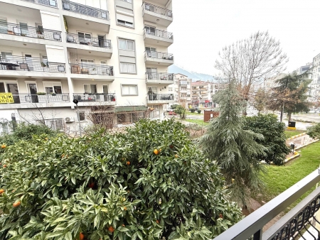 Balçova'da Prestijli Konumda Tadilatlı Satılık Geniş 3+1 Daire-thumb-734532243f.jpg