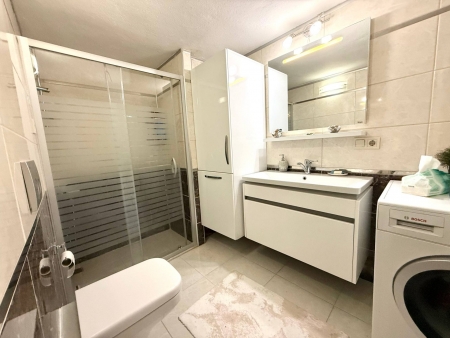 Balçova'da Prestijli Konumda Tadilatlı Satılık Geniş 3+1 Daire-thumb-8ca7fdb2e1.jpg