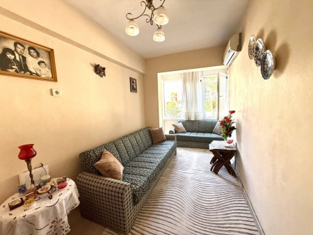 Bornova'da Osmangazi Yakını Satılık Geniş 3+1 Daire-thumb-40b35131a2.jpg
