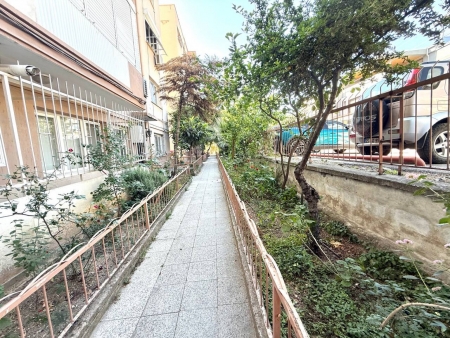 Bornova'da Osmangazi Yakını Satılık Geniş 3+1 Daire-thumb-4d912aea71.jpg