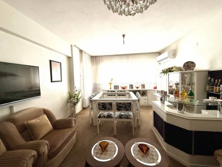 Bornova'da Osmangazi Yakını Satılık Geniş 3+1 Daire-thumb-993838f5a8.jpg