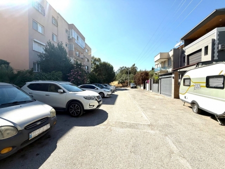 Bornova'da Osmangazi Yakını Satılık Geniş 3+1 Daire-thumb-a632fcc889.jpg