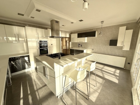 Aliağa'da Emsalsiz Panoramik Deniz Manzaralı Villa-thumb-f7c2720821.jpg