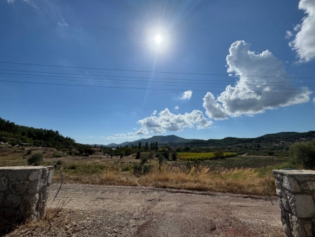 Seferihisar Orhanlı'da 12.5 Dönüm İçinde Satılık 6+1 Ev ve Tarla-thumb-6084b311ea.jpg