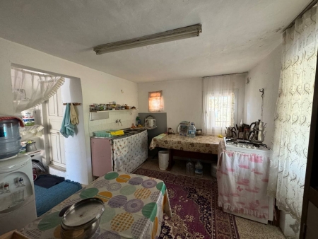 Seferihisar Orhanlı'da 12.5 Dönüm İçinde Satılık 6+1 Ev ve Tarla-thumb-d5376bf829.jpg