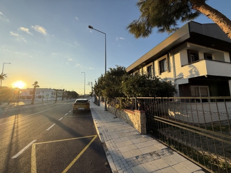 Güzelbahçe'de Prestijli Bölgede Devren Kiralık Güzellik Salonu-thumb-95469439f0.jpg