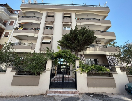 Buca Efeler Mahallesin'de Özenle Yapılmış Satılık 3+1 Daire-thumb-ad372c6fd0.jpg
