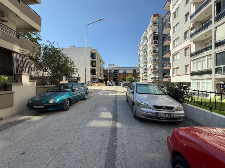 Buca Efeler Mahallesin'de Özenle Yapılmış Satılık 3+1 Daire-thumb-e4ea5d13bc.jpg