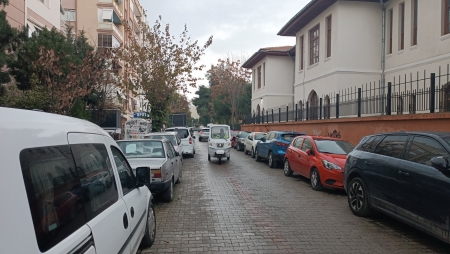 Bahçelievler Mah.Karşıyaka Lisesi Yanında Kiralık İşyeri-thumb-d050e40b5b.jpg