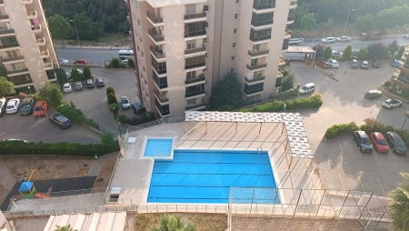 Körfez Mahallesinde Deniz Ve Havuz Manzaralı Satılık 3+1 Daire-thumb-170beb1653.jpg