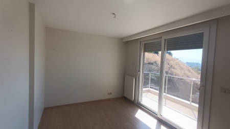 Körfez Mahallesinde Deniz Ve Havuz Manzaralı Satılık 3+1 Daire-thumb-2f65362dfc.jpg