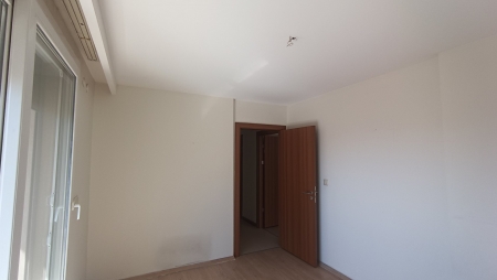 Körfez Mahallesinde Deniz Ve Havuz Manzaralı Satılık 3+1 Daire-thumb-a989e18708.jpg