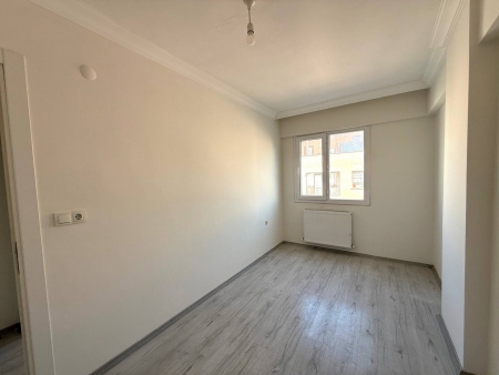 Muradiye'nin Tercih Edilen Bölgesinde Satılık 2+1 Boş Daire