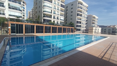 Körfez Mahallesinde Deniz Manzaralı 3+1 Satılık Daire