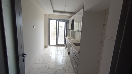 Körfez Mahallesinde Doğa ve Deniz Manzaralı Satılık 3+1 Daire